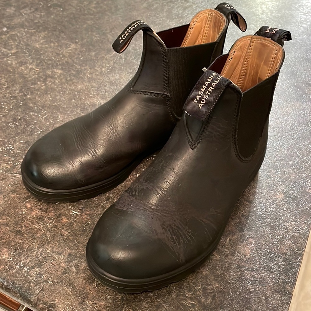 Black blundstone boots size 7.5